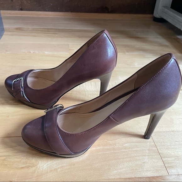 Cole Haan Pump with NikeAir Soles - Chocolate Brown, Size 7 - Picture 7 of 8